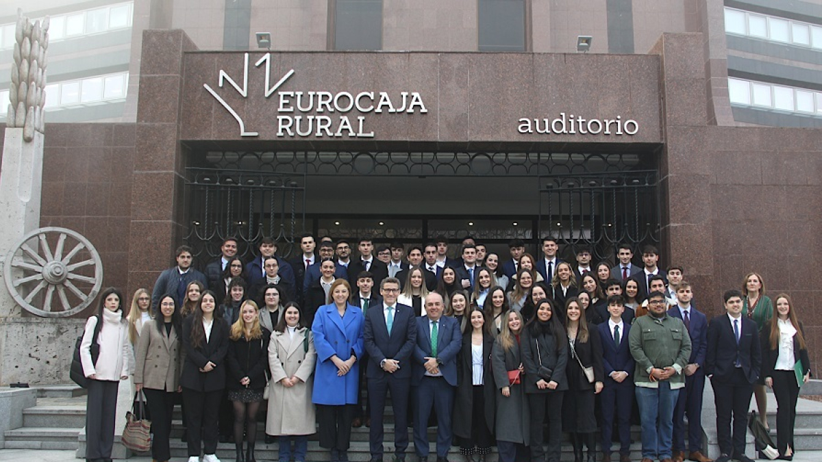 20240201 FOTO FAMILIA ALUMNOS PRÁCTICAS