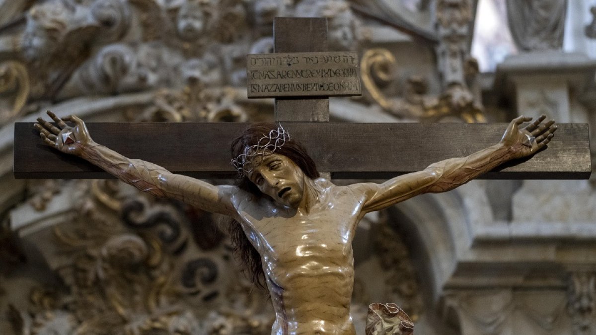 Cristo de la agonía redentora en la catedral de Salamanca. -ICAL