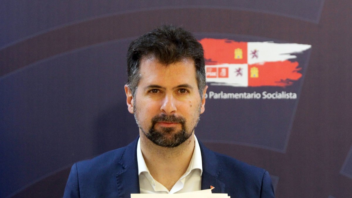 Luis Tudanca, en su comparecencia ante los medios.-ICAL
