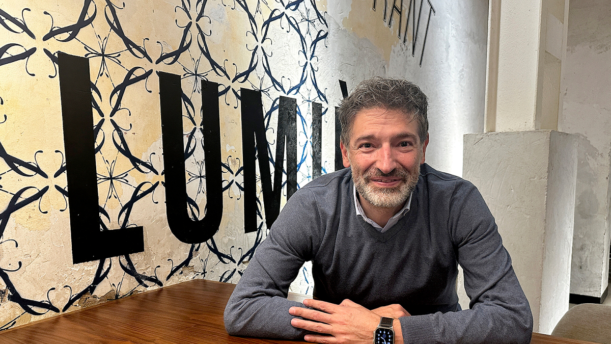 Julio César Álvarez, en el comedor del restaurante Lumière - E.M.