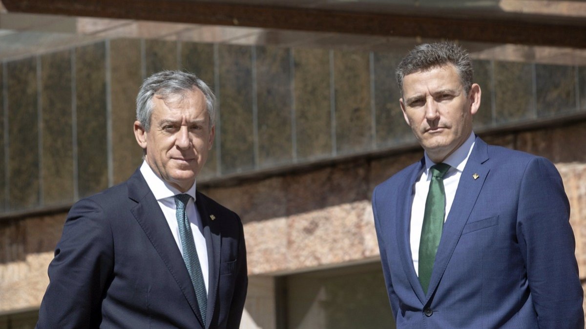 El presidente y el director general de Eurocaja Rural en la sede de la entidad. - EUROCAJA RURAL - Archivo. Europa Press.
