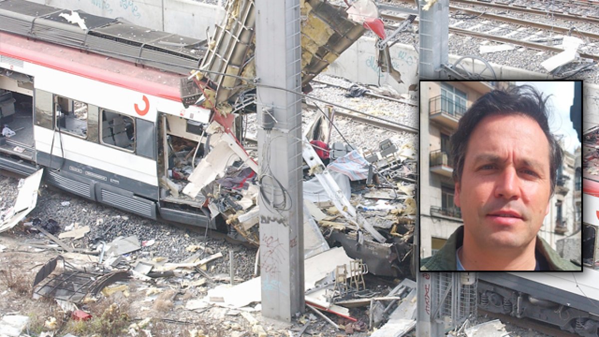 Imagen del atentado del 11-M en Madrid. En la imagen derecha, Andrés Vicente, policía salmantino.  EL MUNDO