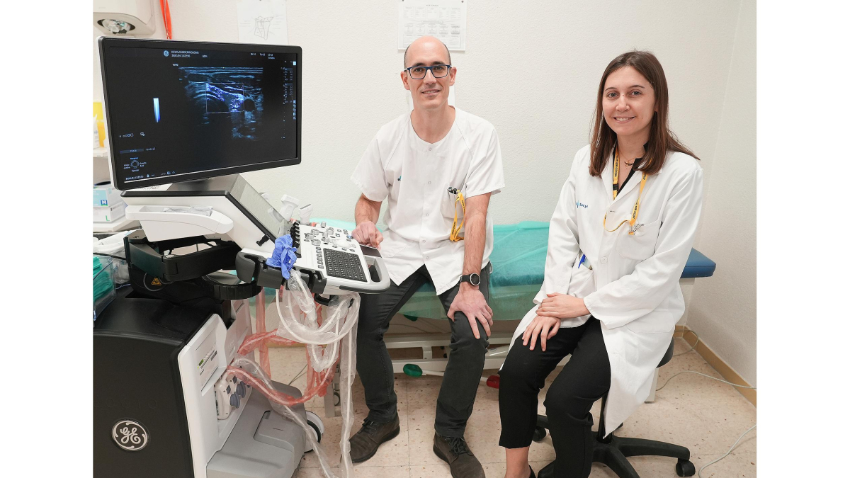 Gonzalo Díaz Soto y Paloma Pérez López en las instalaciones del Edificio Rondilla de Valladolid. -J. M. LOSTAU