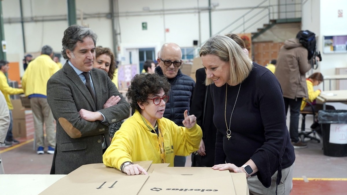 La consejera de Familia e Igualdad de Oportunidades, Isabel Blanco, visita el Centro Ocupacional de San Juan de Dios en Valladolid