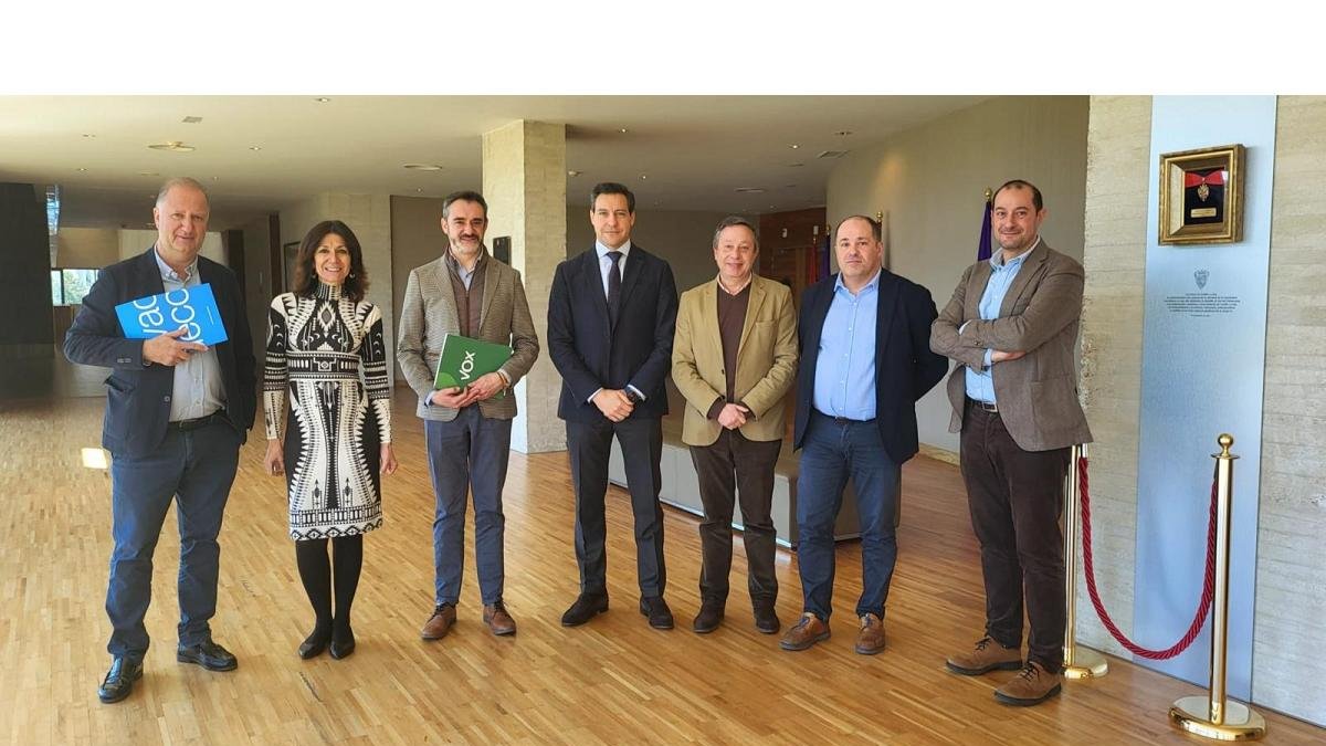 Reunión entre Conferco y los portavoces de VOX y PP en las Cortes. ICAL