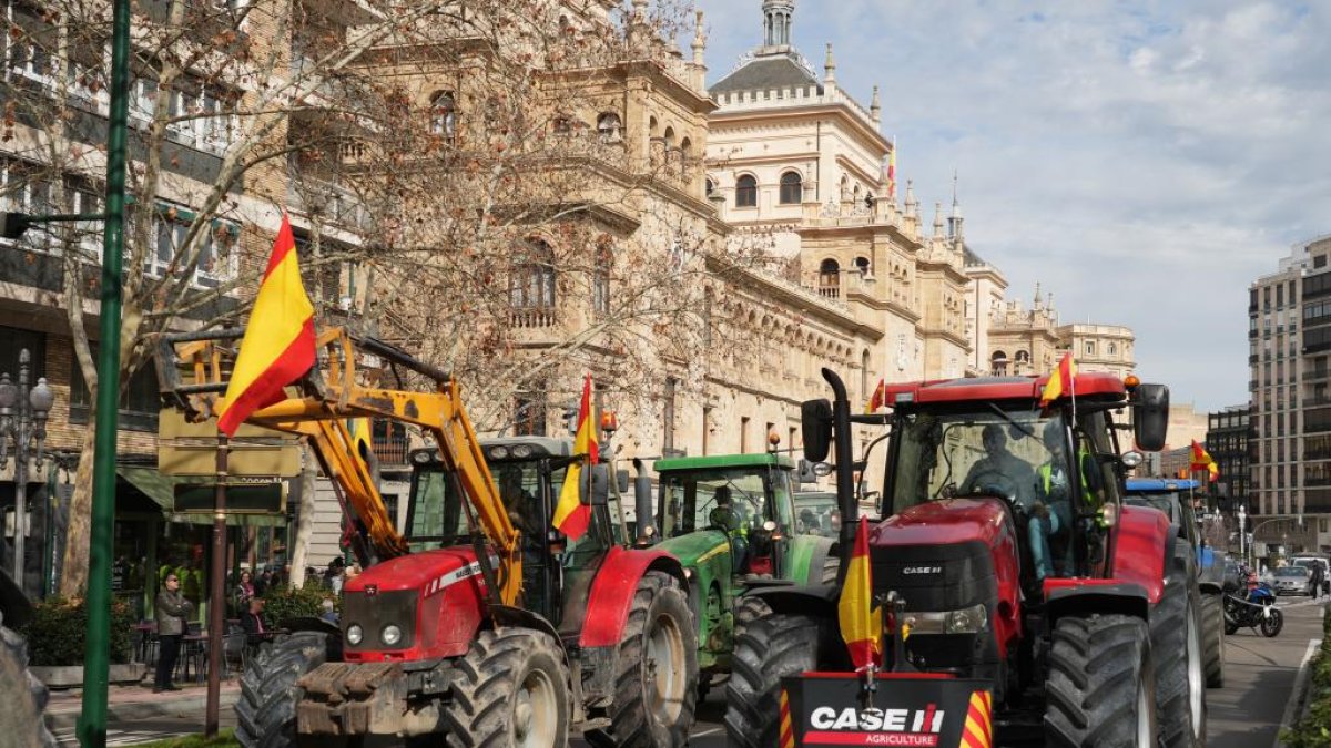 Tractorada en Valladolid. -J.M. LOSTAU