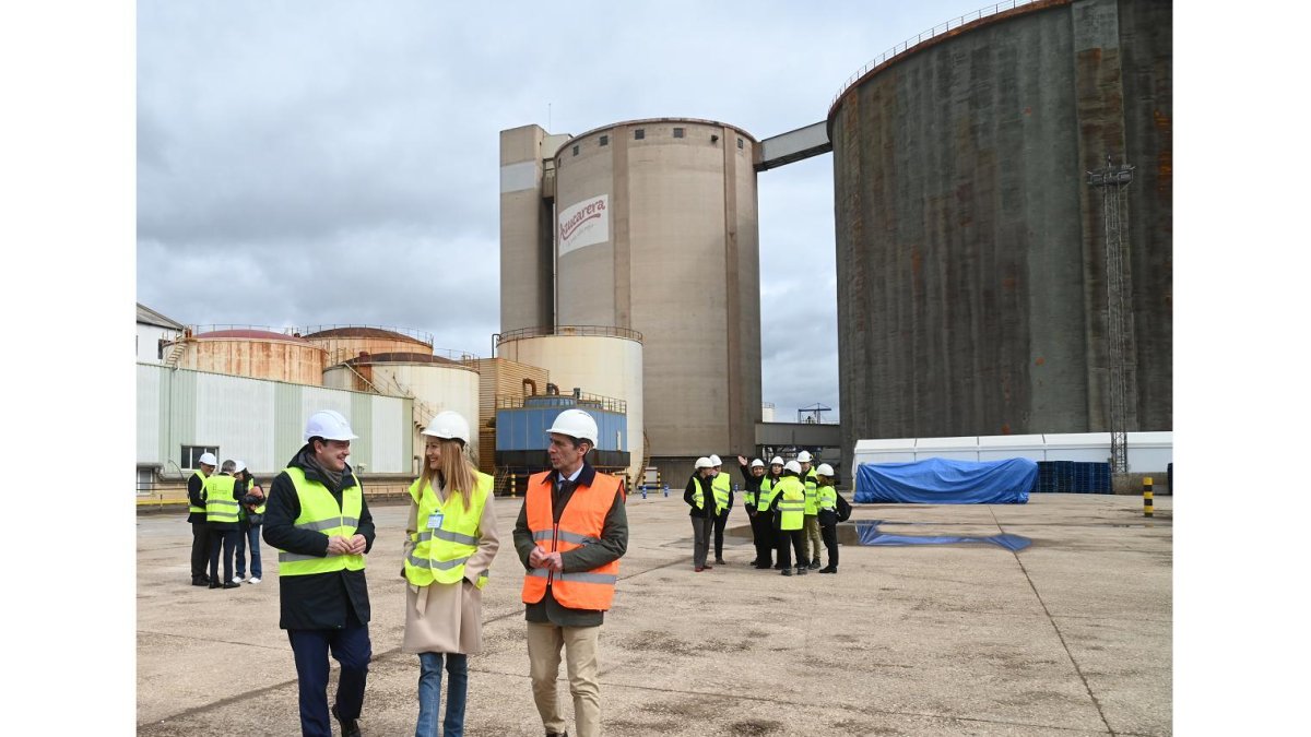 El presidente de la Junta de Castilla y León, Alfonso Fernández Mañueco, participa en la presentación del proyecto de las obras de ampliación de la Fábrica Azucarera de Miranda de Ebro. Ricardo Ordóñez / ICAL .