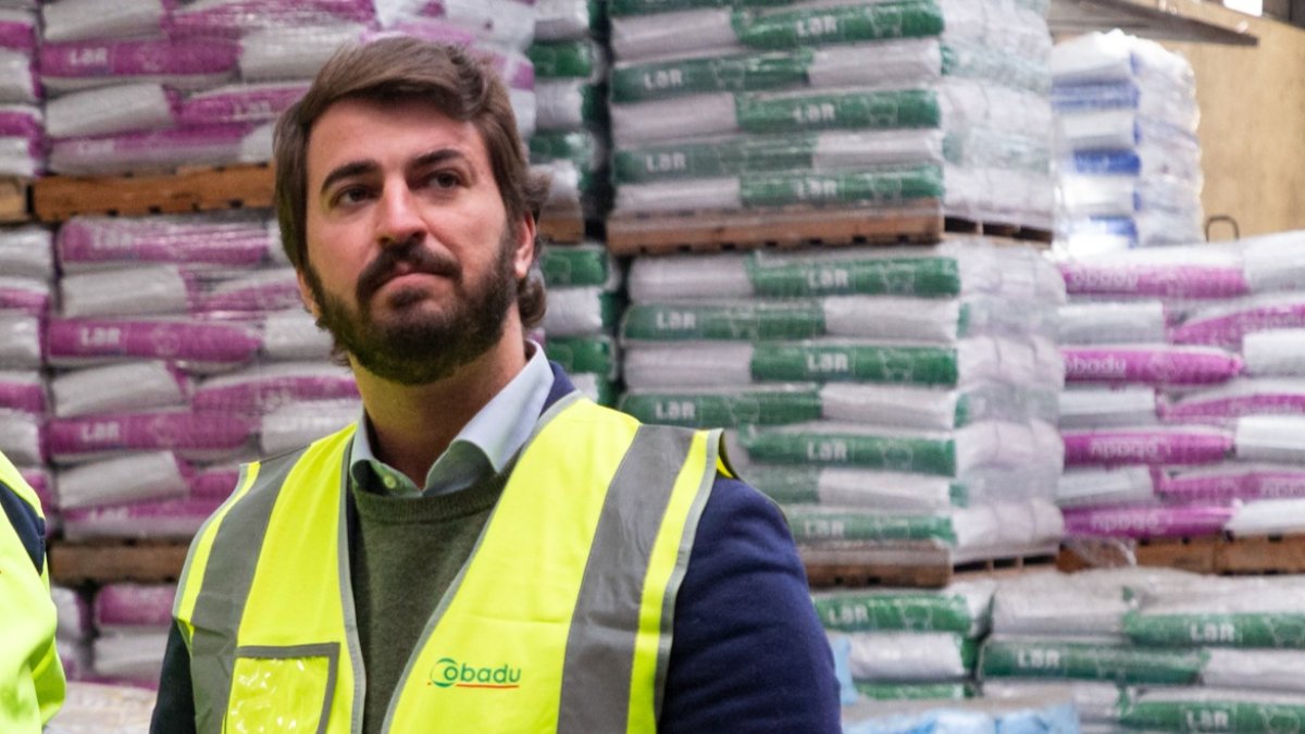 El vicepresidente de la Junta, Juan García-Gallardo, en su visita a Cobadú.- ICAL