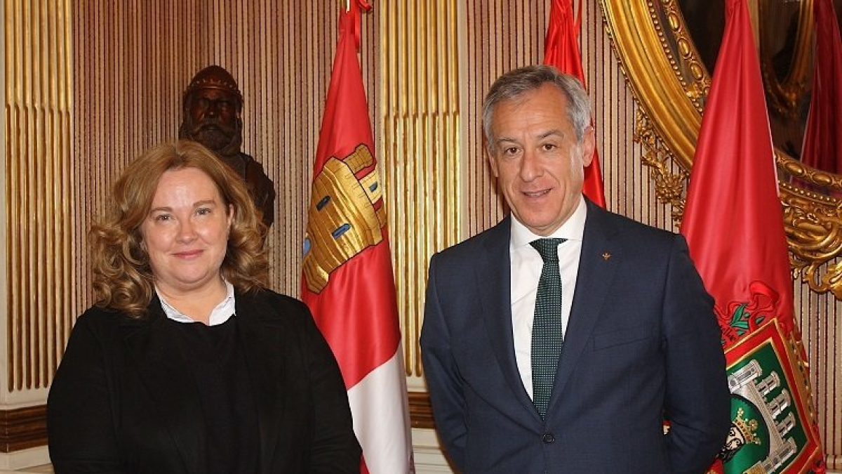 Visita presidente Eurocaja Rural a la alcaldesa de Burgos