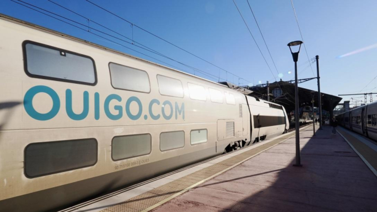 Tren de Ouigo en la Estación del Norte de Valladolid.