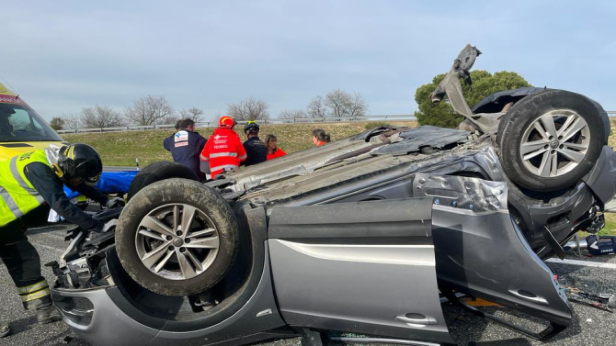 Accidente en San Pablo de la Moraleja en el que falleció una mujer al impactar su coche contra un árbol.