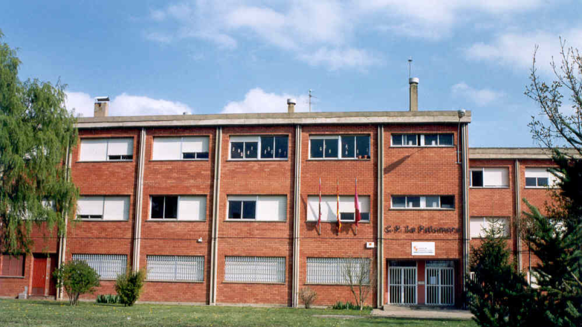 Fachada del CEIP La Palomera de León