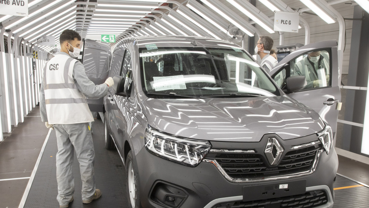 Fabricación de un vehículo Renault, en una imagen de archivo.