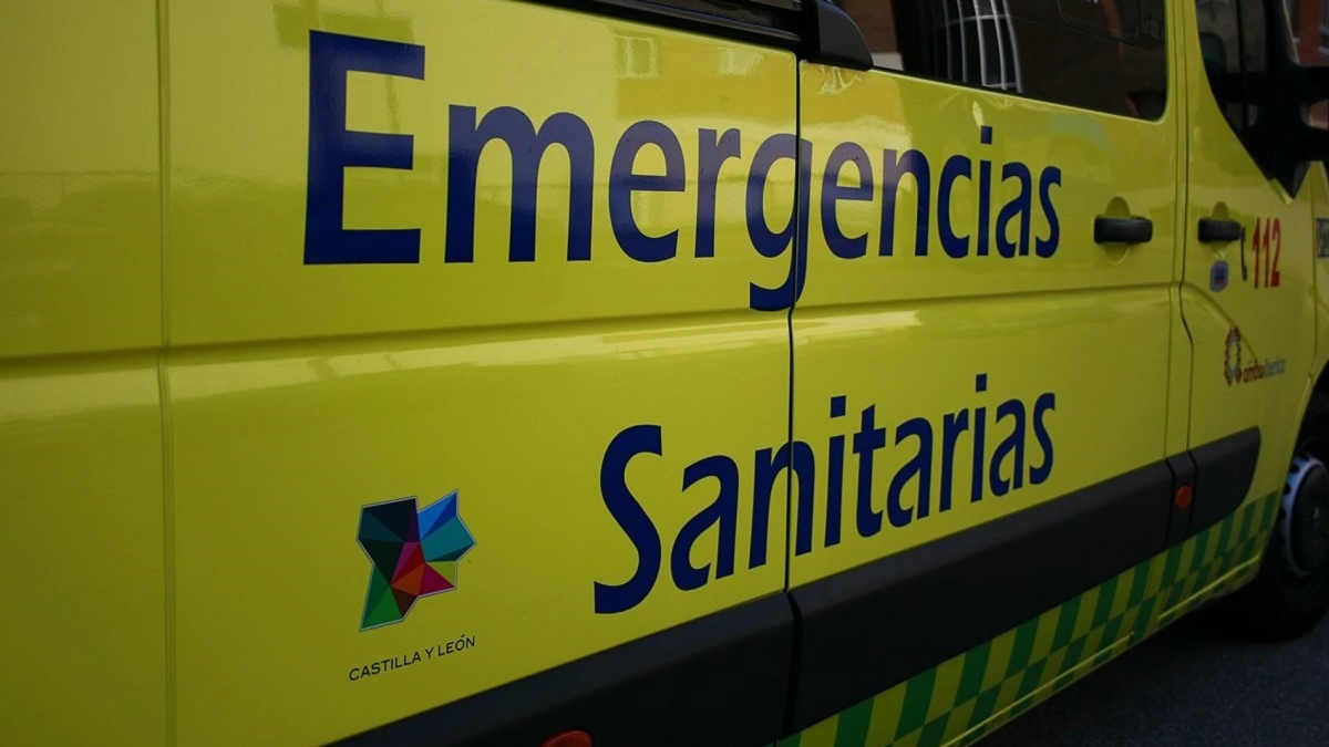 Imagen de archivo de una ambulancia de Emergencias Sanitarias de Castilla y León.
