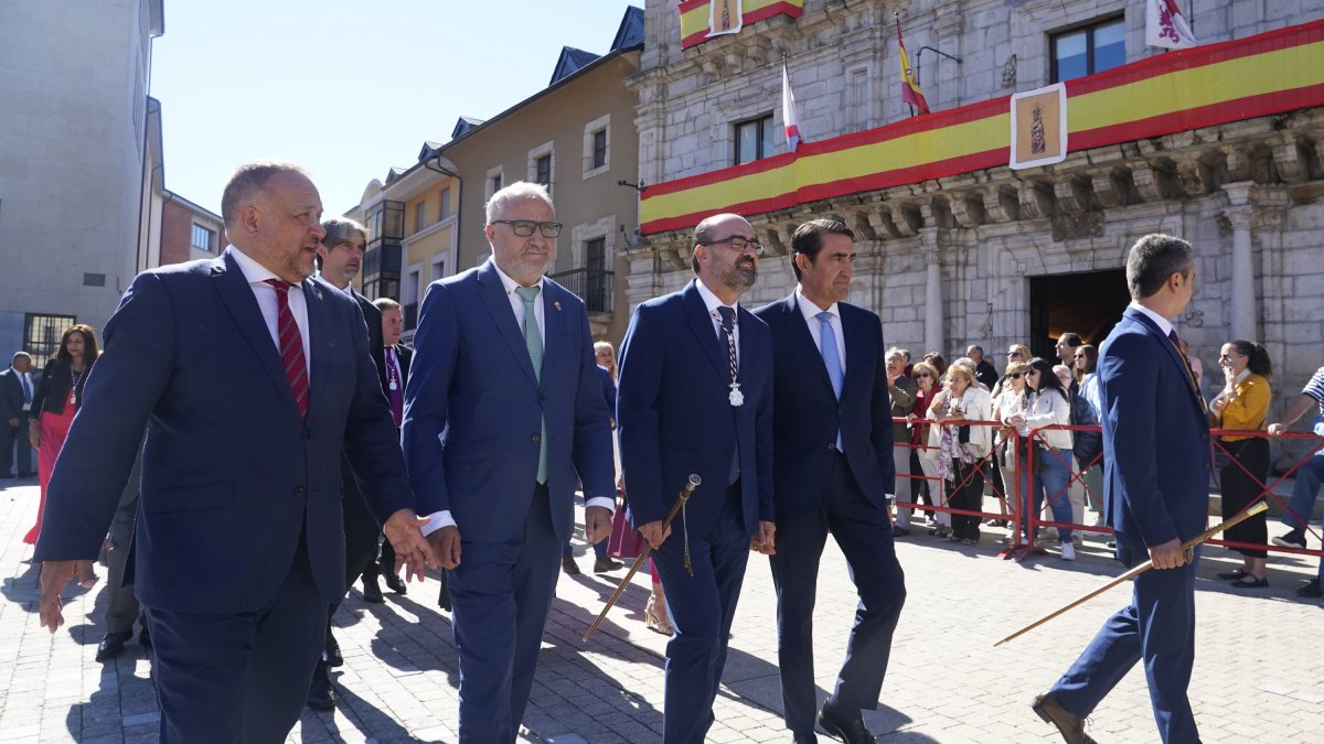 El presidente de la Diputación de León, Gerardo Álvarez; el alcalde de Ponferrada, Marco Morala y el consejero de Medio Ambiente, Juan Carlos Suárez-Quiñones