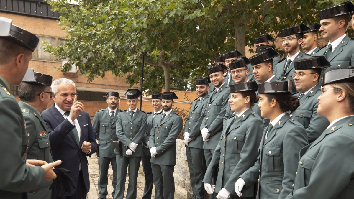 incorporación de guardias alumnos en prácticas en los cuarteles de Castilla y León. Participa el delegado del Gobierno, Nicanor Sen, y el general jefe de la Zona de Castilla y León de la Guardia Civil, José Antonio Fernández de Luz.