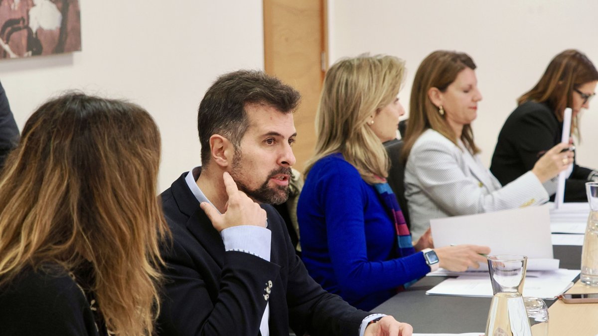 El portavoz del Grupo Parlamentario Socialista, Luis Tudanca, durante la Junta de Portavoces.