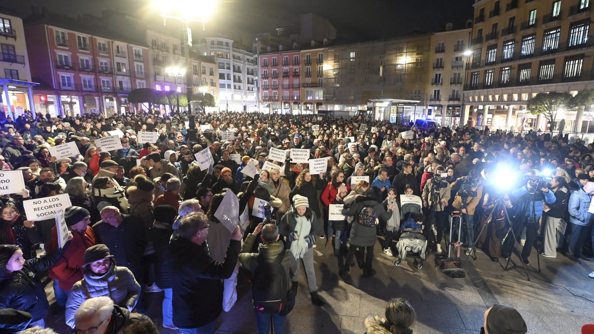 Concentración 'Burgos por la convivencia' en apoyo a las organizaciones que trabajan con personas migrantes