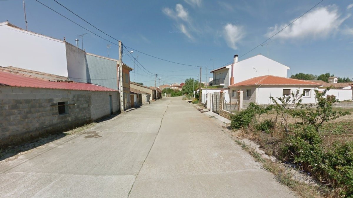 Calle Cristo de Mayalde, donde se produjo el incendio.