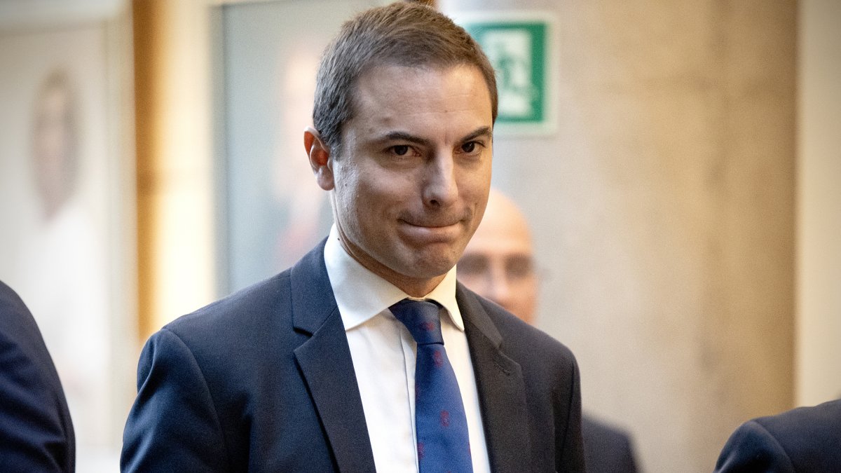 El portavoz del PSOE Juan Lobato.