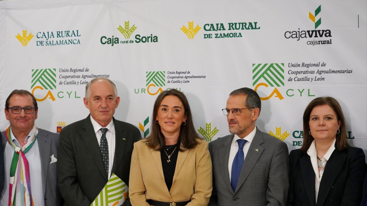 La consejera de Agricultura, Ganadería y Desarrollo Rural, María González Corral, inaugura una jornada dentro del XXV aniversario de la revista Urcacyl.