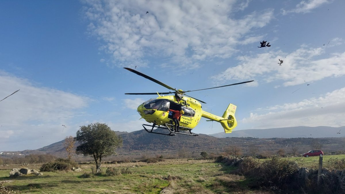 Los servicios de emergencia atienden a un herido en Béjar (Salamanca)
