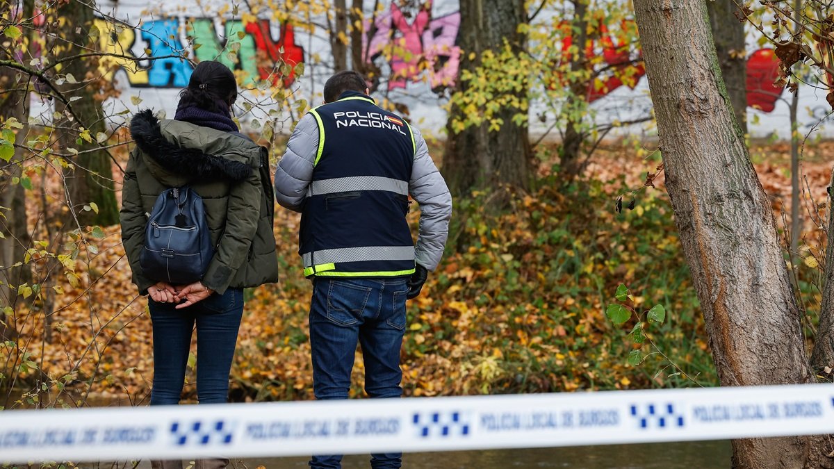 Policía científica en el lugar de los hechos.