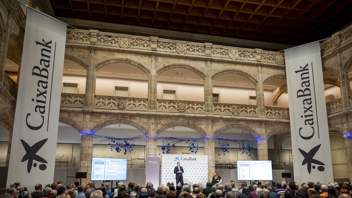 CaixaBank se reúne con sus accionistas de Burgos para explicarles el Plan Estratégico 2025-2027