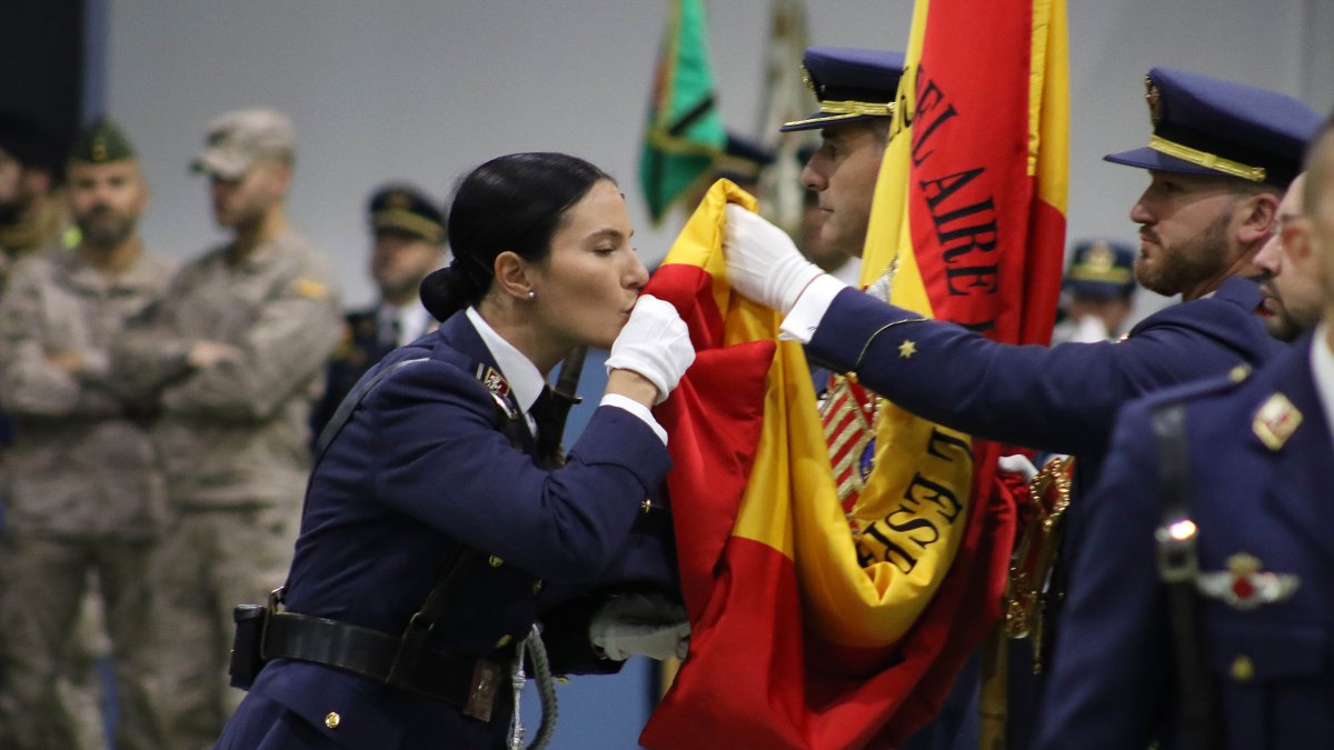 Festividad de Nuestra Señora de Loreto y jura de bandera en la Academia Básica del Aire y del Espacio de La Virgen del Camino (León)