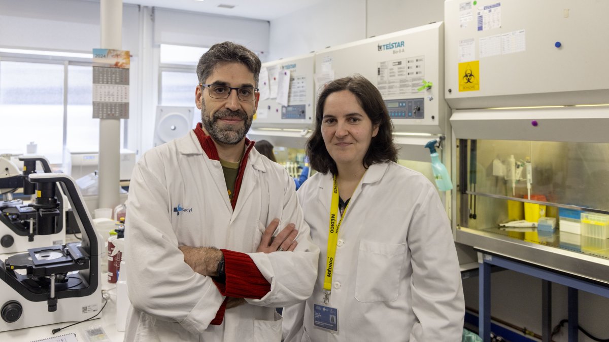 Los investigadores Jorge Valero Gómez-Lobo y María Dolores Calabria Gallego.