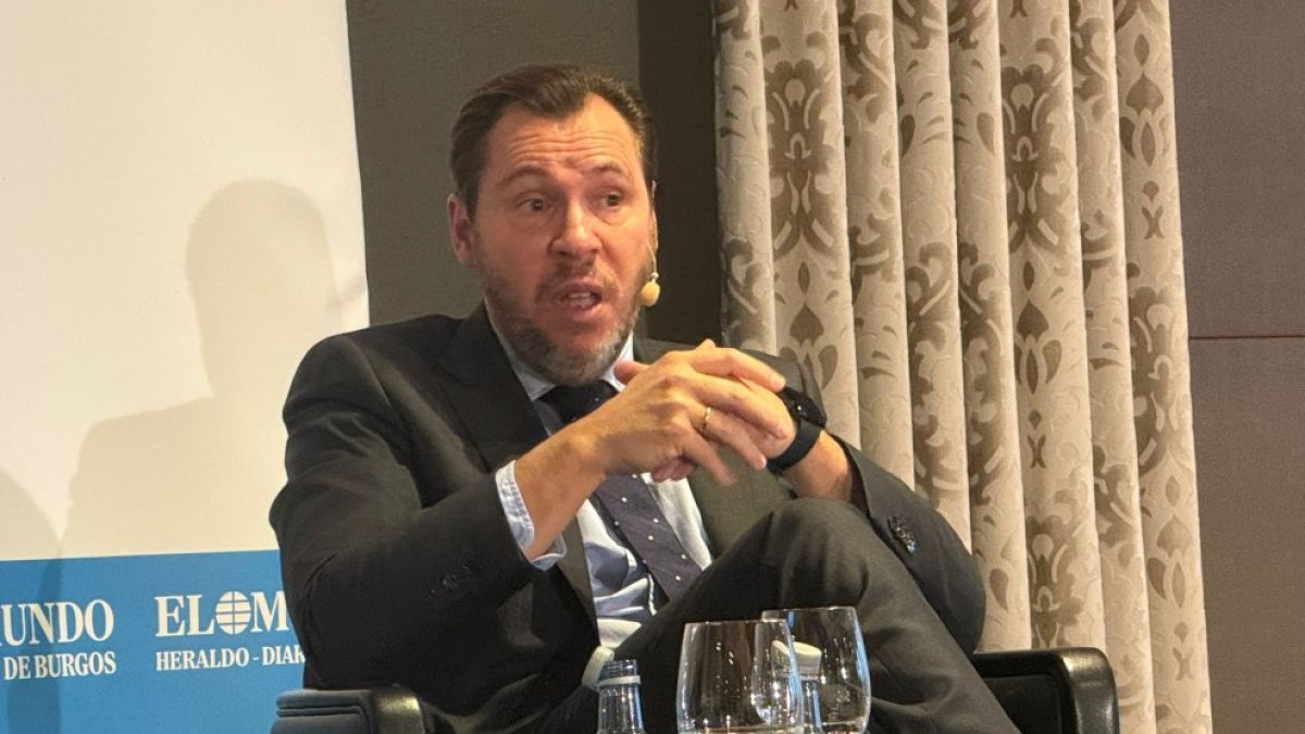 Óscar Puente en el Club de Prensa 'Conversaciones Políticas' de El Mundo-Diario de Valladolid