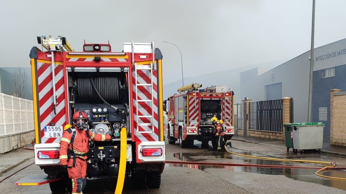 Vehículos de los Bomberos de la Diputación de León.