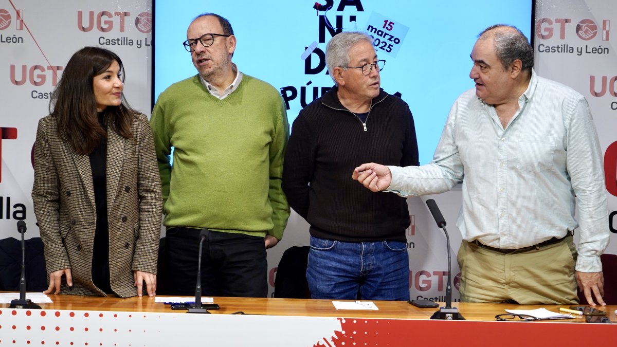 Beatriz Benavente, Ignacio Fernández, Jerónimo Cantuche y Tomás Pérez, en la rueda de prensa para anunciar la manifestación autonómica.