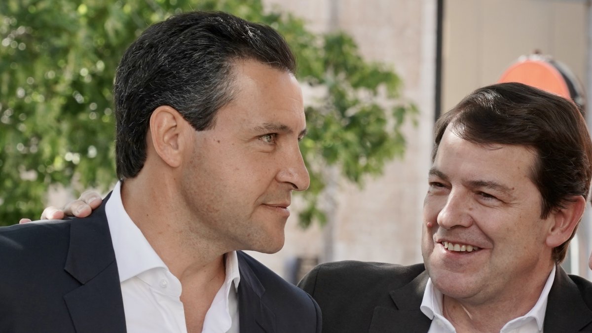 Raúl de la Hoz y Alfonso Fernández Mañueco