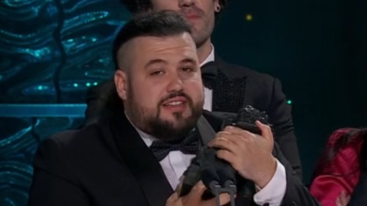 Néstor López tras recibir el premio a Mejor Cortometraje Documental por 'Semillas de Kivu'