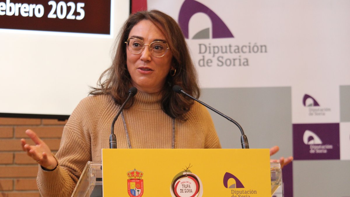 La consejera de Agricultura, Ganadería y Desarrollo Rural, María González Corral, asiste a la inauguración de la XXII Feria de la Trufa de Soria.