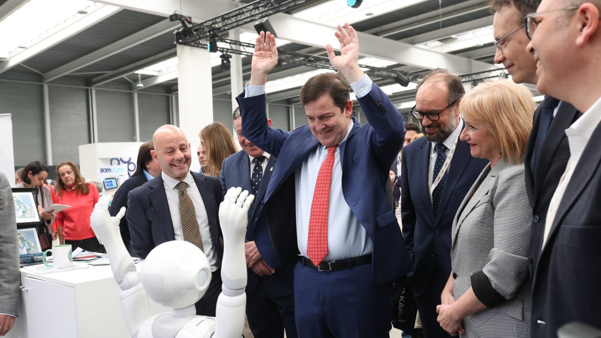 El presidente de la Junta de Castilla y León, Alfonso Fernández Mañueco, inaugura la II Feria Internacional de Innovación y Tecnología al Servicio de los Cuidados, 'Fitecu'.