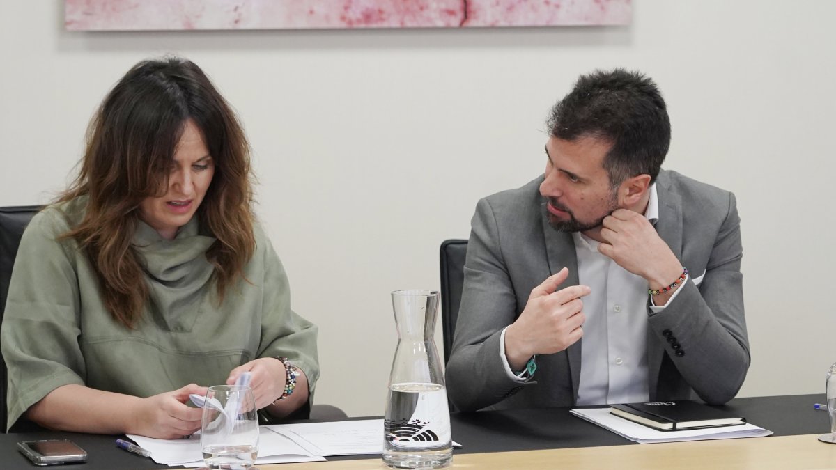 Patricia Gómez Urbán y Luis Tudanca durante la Junta de Portavoces