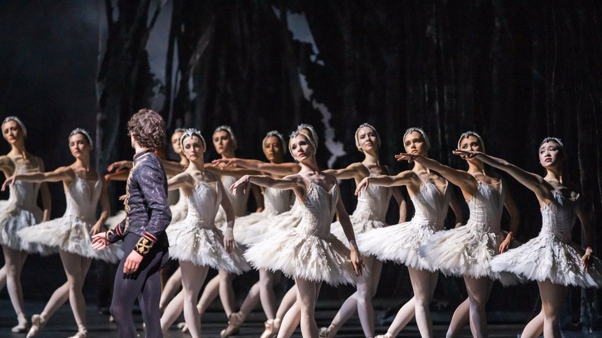 'El lago de los cisnes' del Royal Ballet llega a los cines de siete localidades de Castilla y León