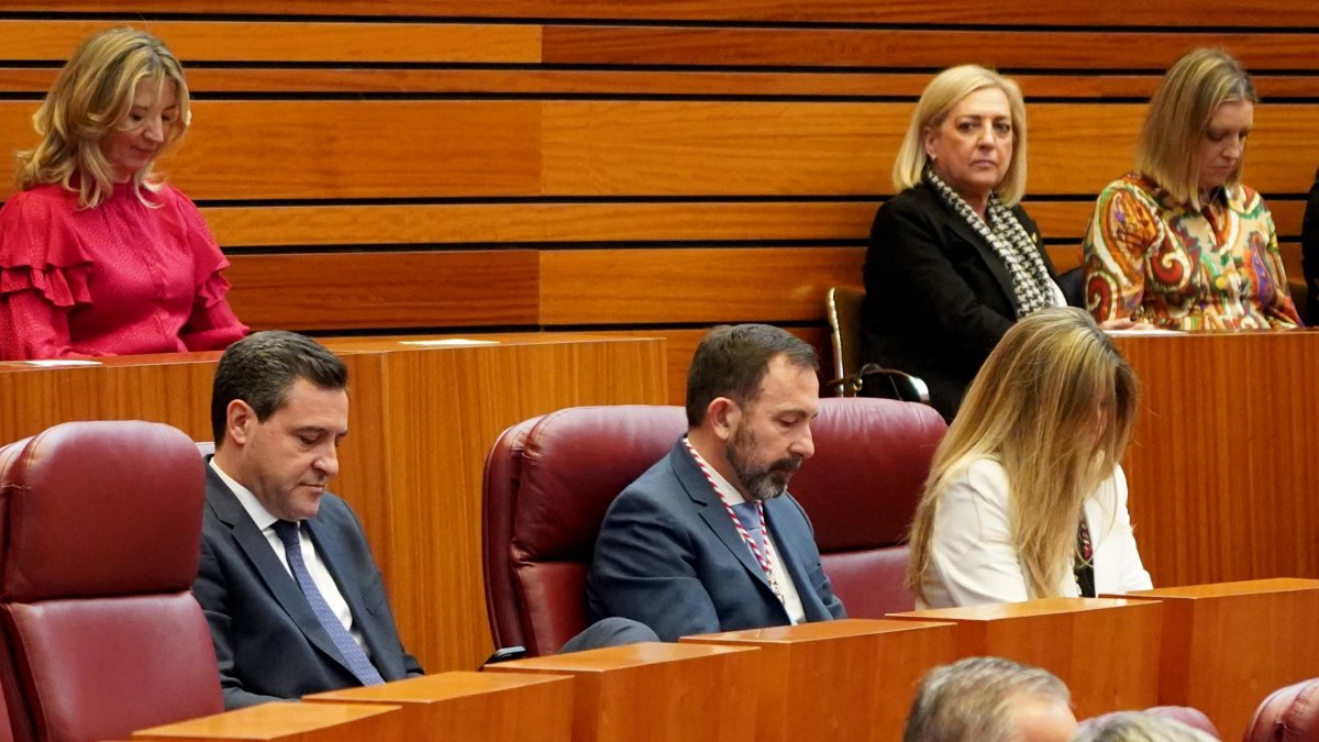 De la Hoz, junto a Teira y Hernando en las Cortes