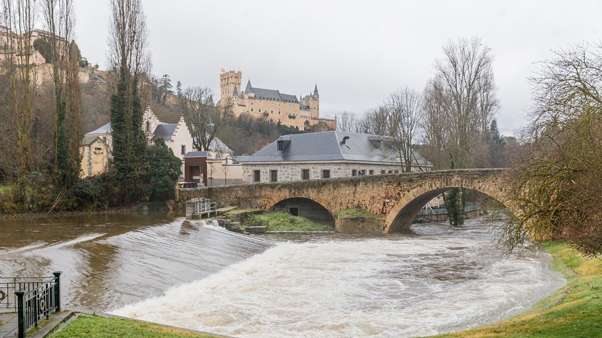 Río Eresma desbordado en enero del año pasado.