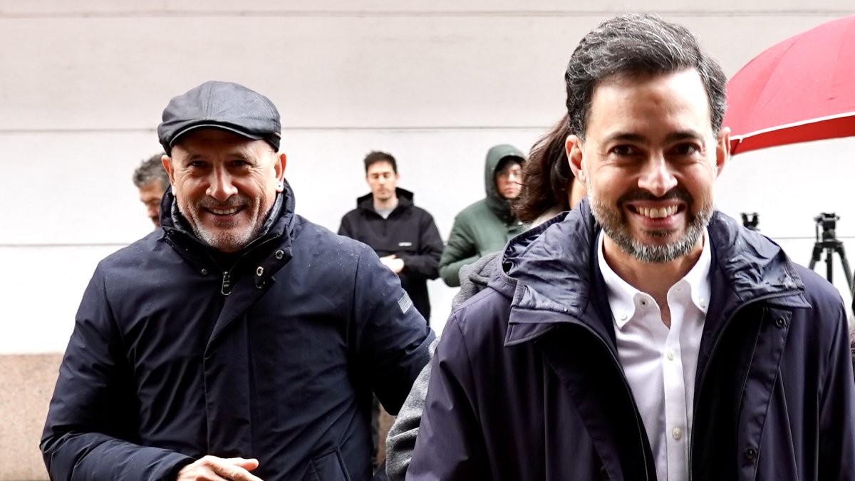 El presunto agresor, el lunes junto a Moreno llegan a la sede a la entrega de avales.