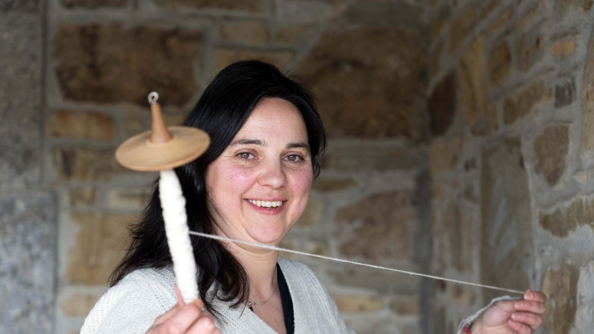 Esmeralda Folgado, narradora y artesana responsable del proyecto Lana y Candil