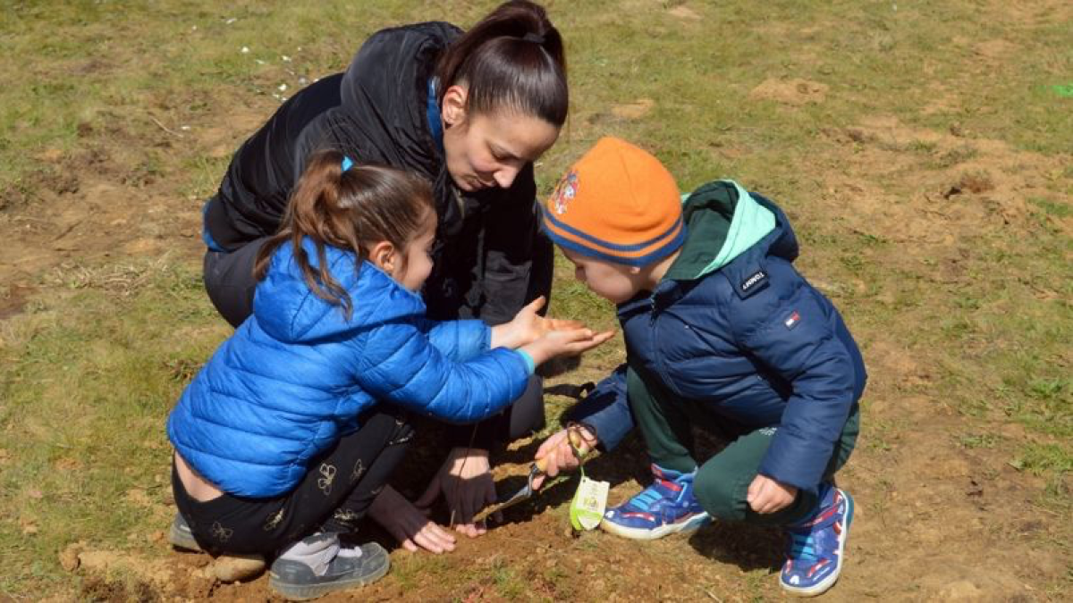 Los más pequeños apoyando la iniciativa.