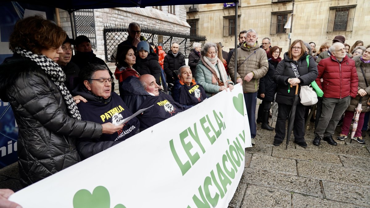 Concentración en León por la ELA en una imagen de archivo