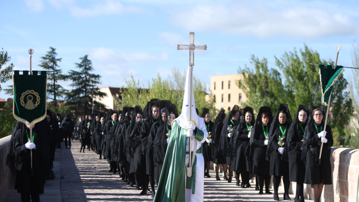 Procesión de la Cofradía Virgen de la Esperanza en Zamora