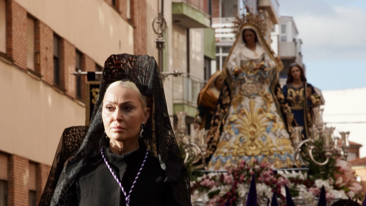 Procesión del Encuentro organizada por la Real Hermandad de Jesús Divino Obrero de León.