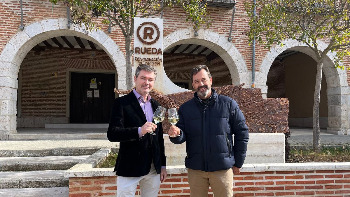 Carlos Yllera y Mariano González, presidente y vicepresidente de la Denominación de Origen Rueda
