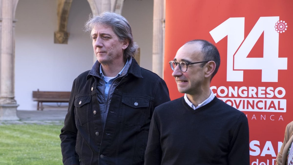Carlos Martínez y David Serrada, esta mañana en el congreso del PSOE de Salamanca.