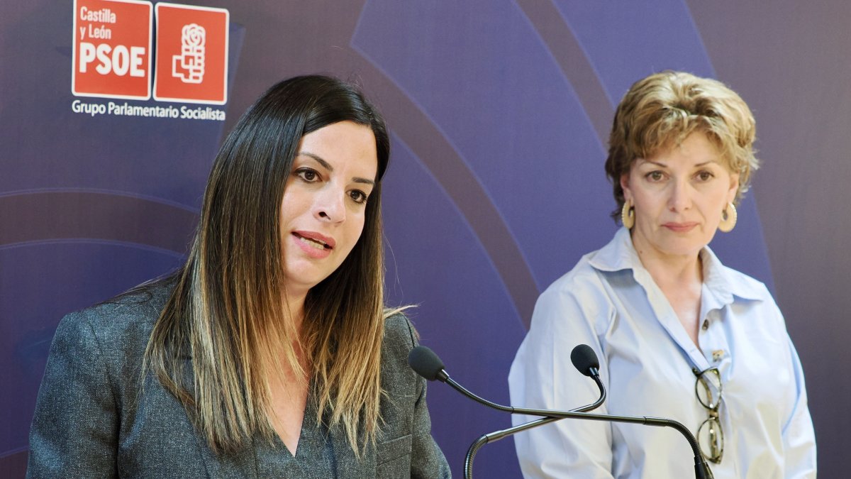 Nuria Rubio y Soraya Blázquez, durante la rueda de prensa.